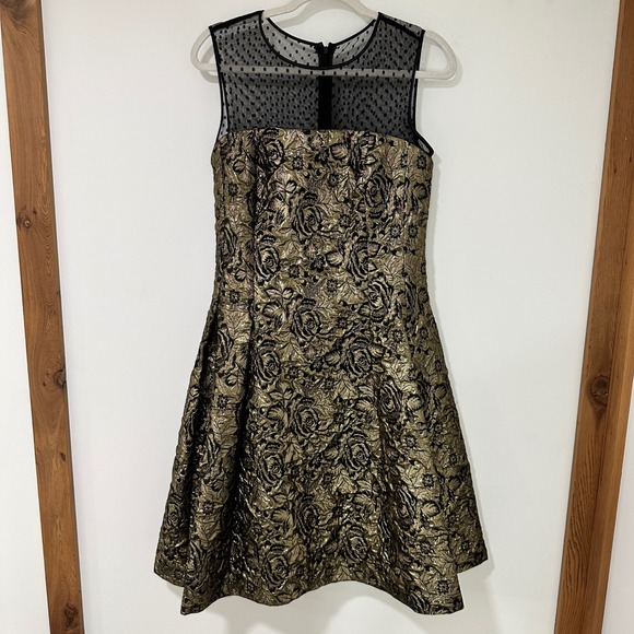 Luxe by Carmen Marc Valvo Dresses & Skirts - Luxe by Carmen Marc Valvo Dress 8 Gold Black Floral Metallic Brocade Cocktail